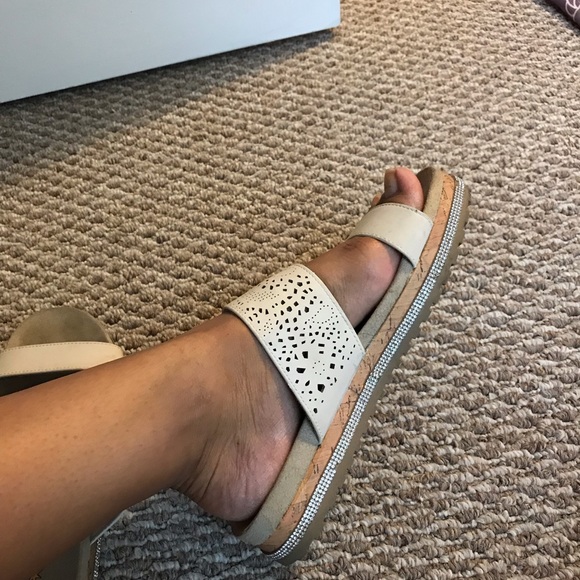 Platform Sandals - Picture 3 of 3